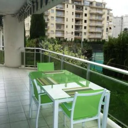 Appartement Three Bedroom, Two Bathroom In With Large Terrace - 880