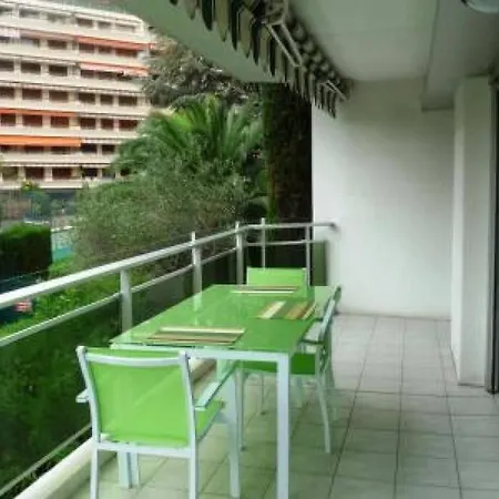 Appartement Three Bedroom, Two Bathroom In With Large Terrace - 880 *