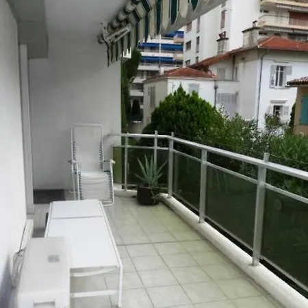 Three Bedroom, Two Bathroom In With Large Terrace - 880 Cannes