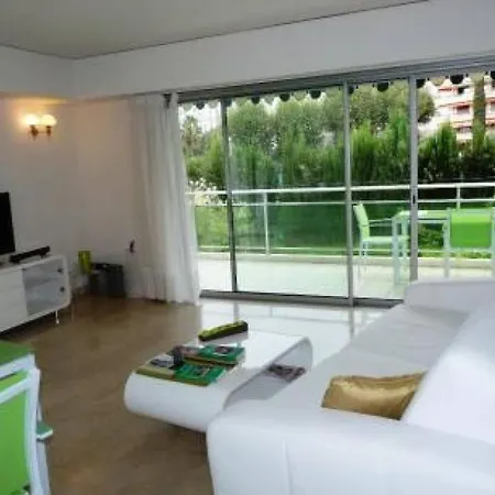 Three Bedroom, Two Bathroom In With Large Terrace - 880