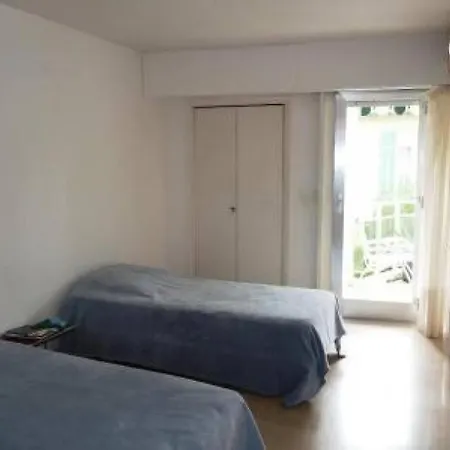 Three Bedroom, Two Bathroom In With Large Terrace - 880 Appartement *