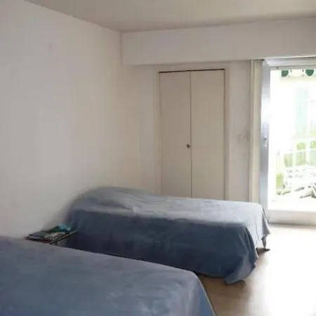 Three Bedroom, Two Bathroom In With Large Terrace - 880 Appartement