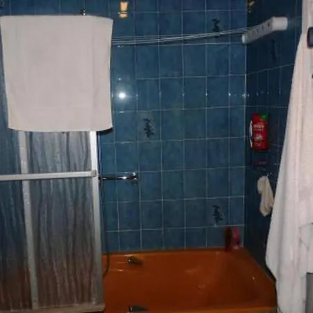 Three Bedroom, Two Bathroom In With Large Terrace - 880 Apartment *