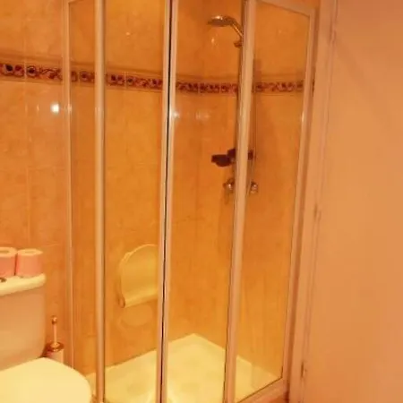Three Bedroom, Two Bathroom In With Large Terrace - 880 Appartement Cannes